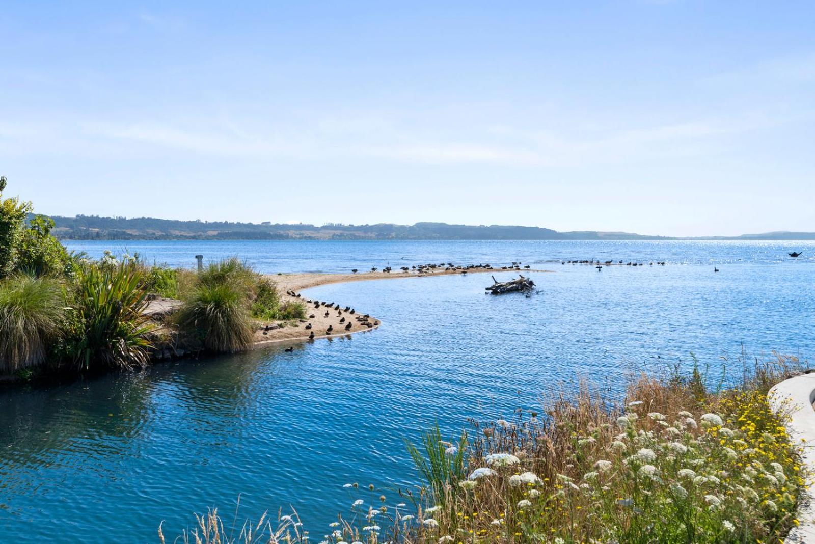 Ngongotaha Lakeside Home Rotorua Exterior photo